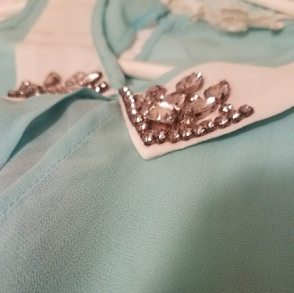 Medium sleeveless top